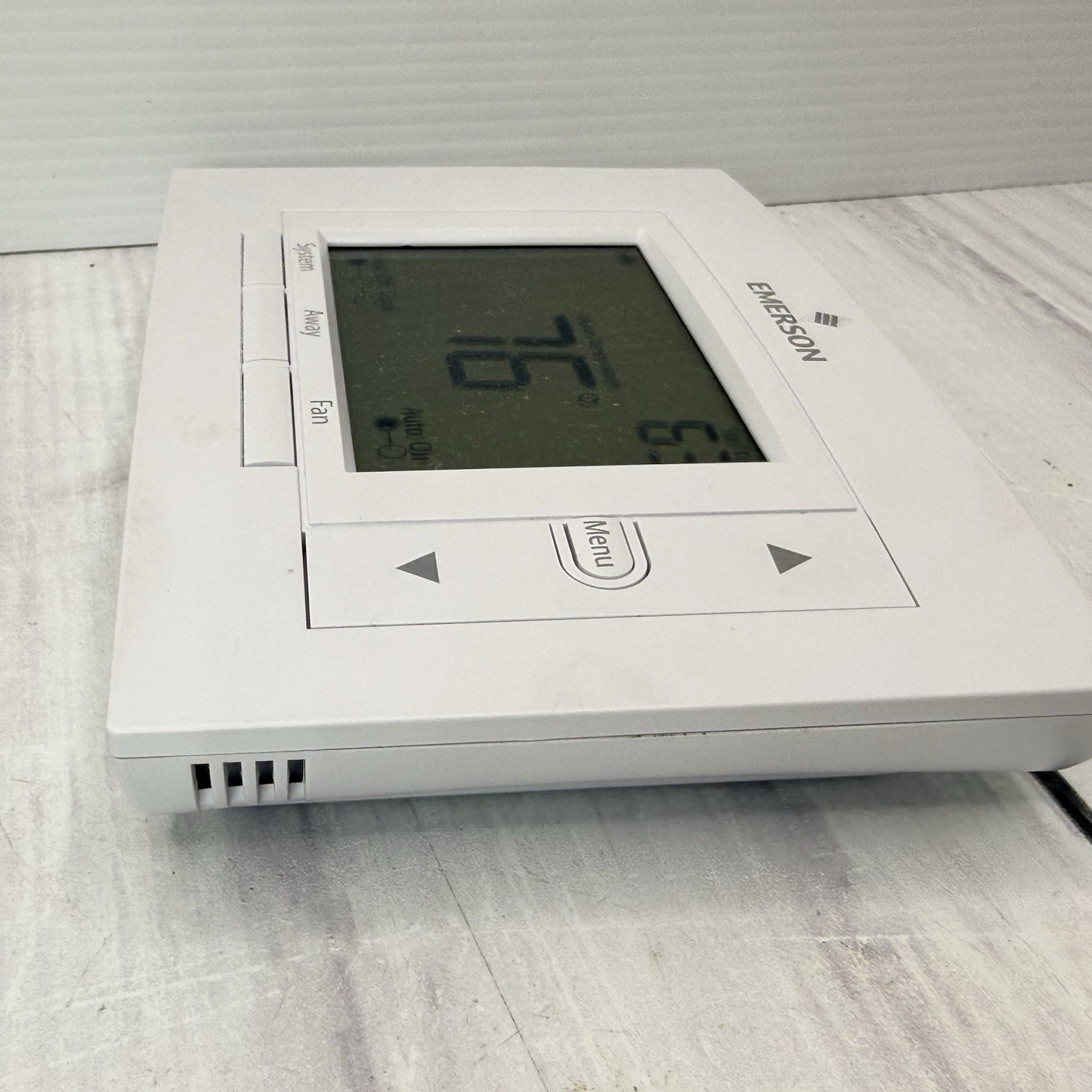Emerson Non-Programmable Thermostat 80 Series Display 1F85U-22NP