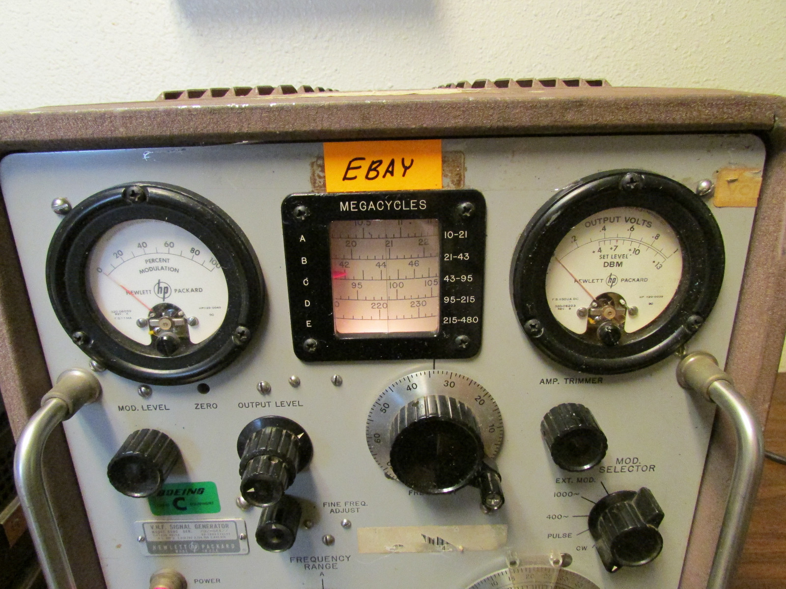 HP Agilent 608C VHF Signal Generator