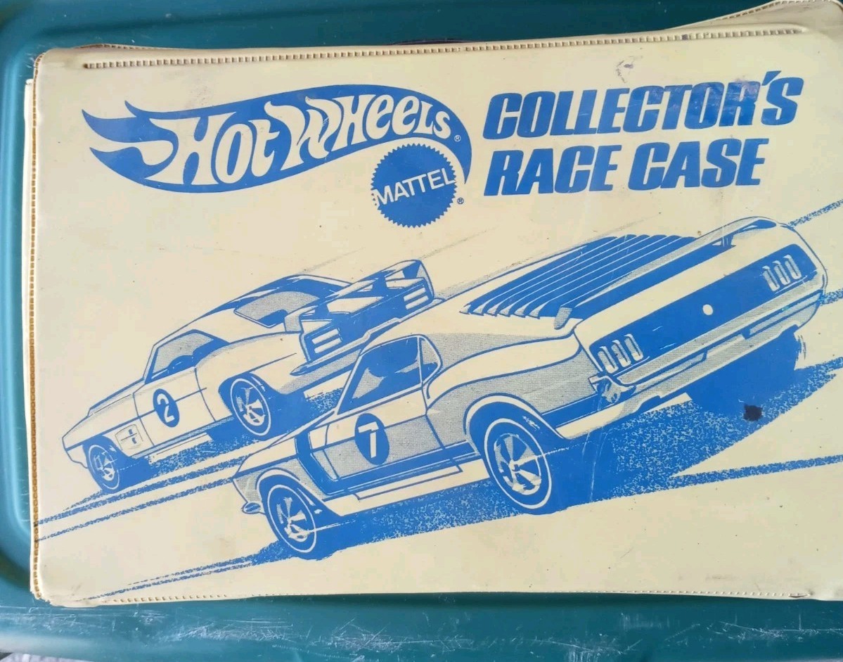 Vintage 1975 Hot Wheels Redline 24 Car Collector's Race Case Yellow USA