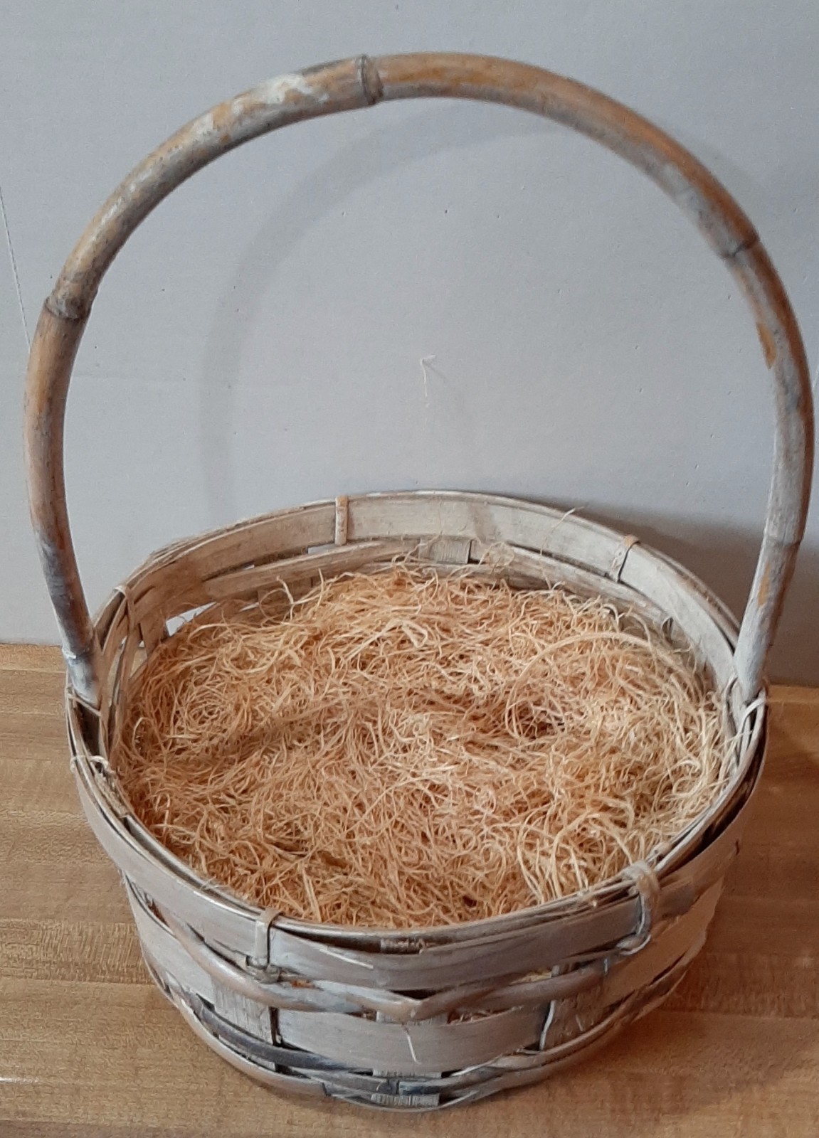 Vtg. Round Distressed Gray Carry Basket ~ Handle 7.5" Diameter 8.5" Depth 3.5"