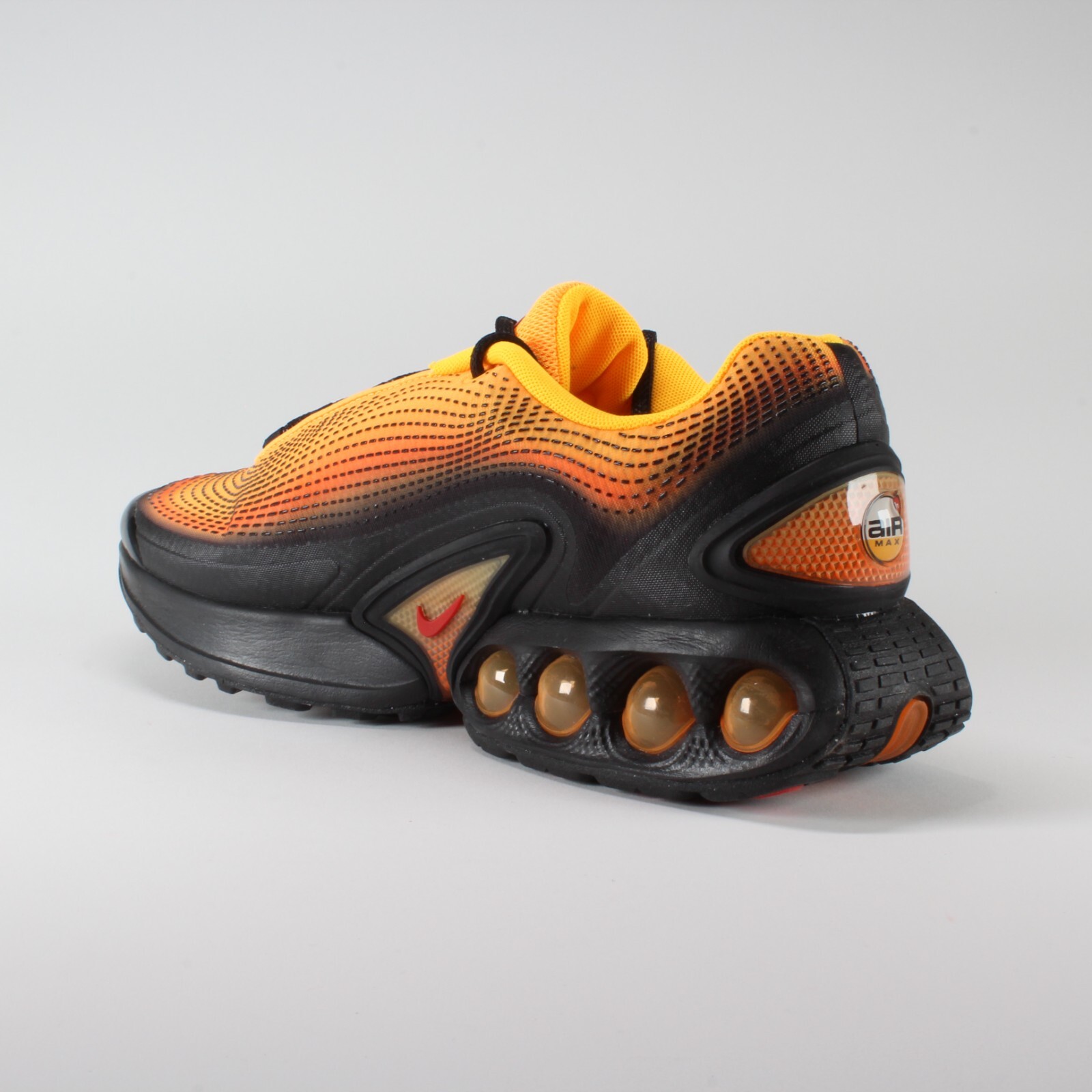 Nike Air Max DN SE 'Black Laser Orange' HM0810-800 Men's Size 13 Shoes