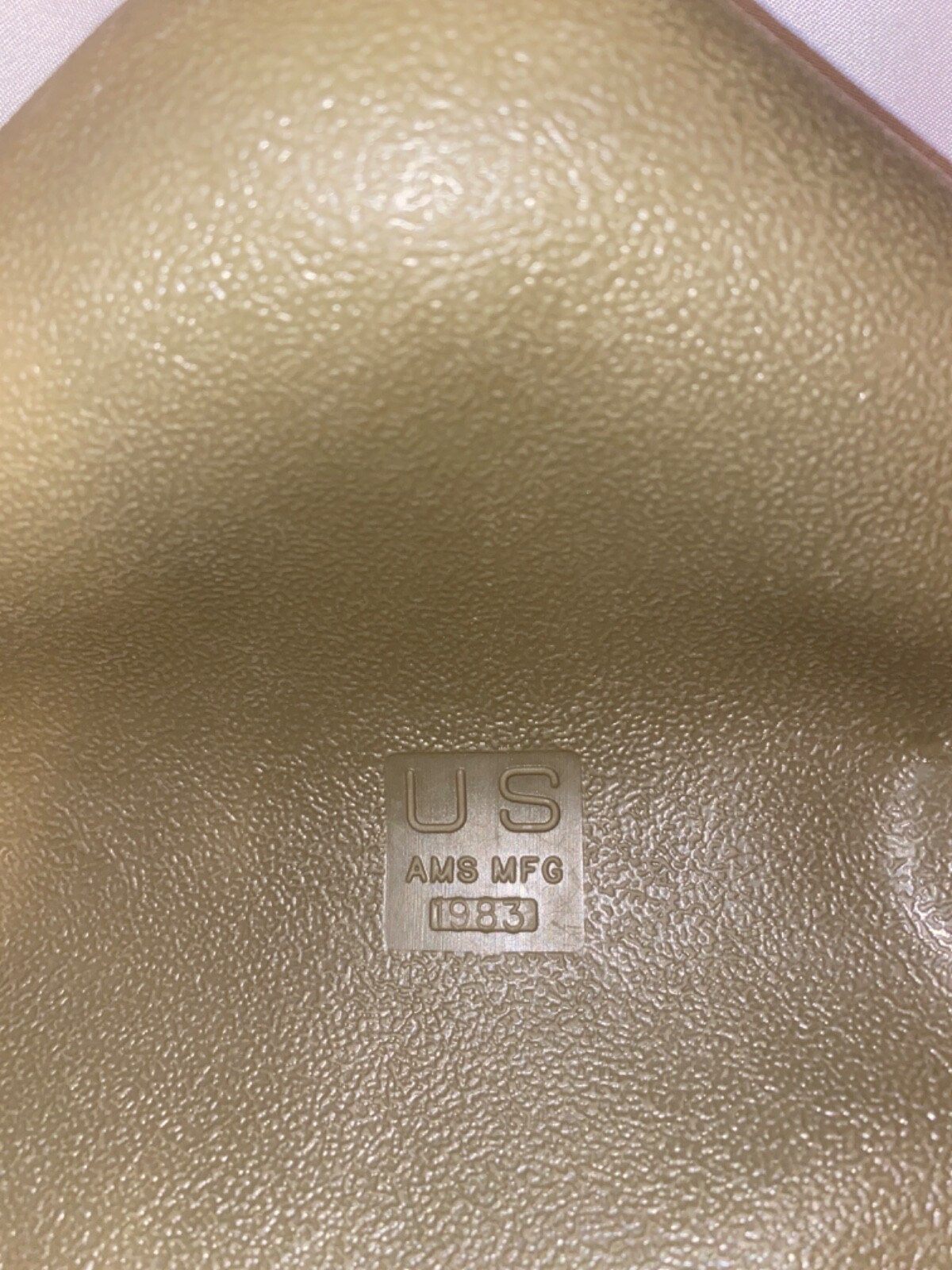1983 US ARMY 2-QT. COLLAPSIBLE CANTEEN