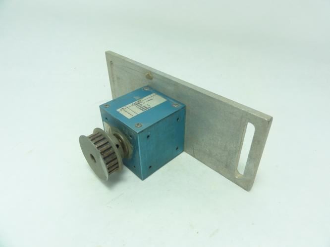 199504 Used; Nordson 132832A Dual Encoder W/ Mount 3/8" Shaft OD