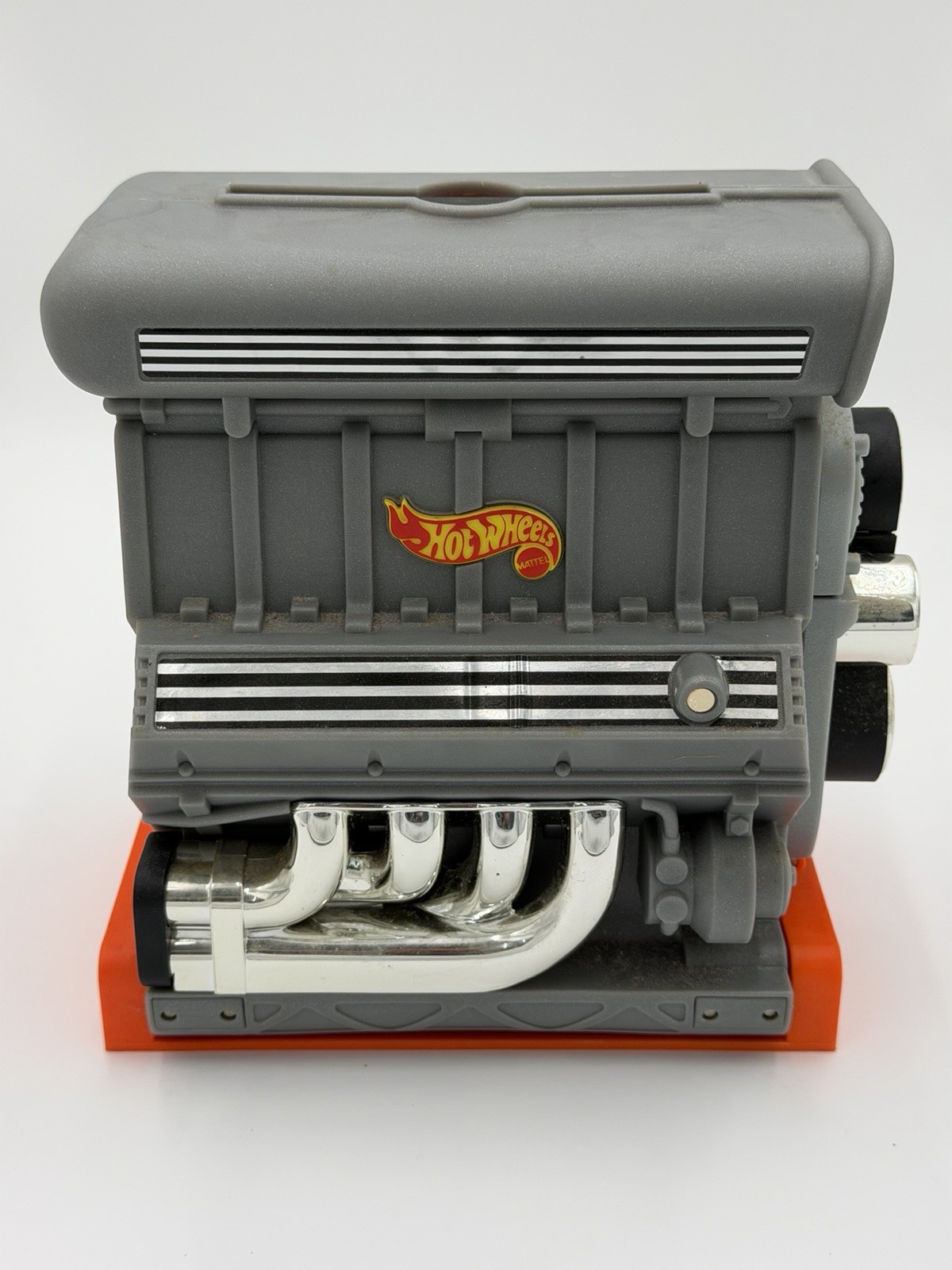 VINTAGE 1999 MATTEL HOT WHEELS MOTOR ENGINE CARRY CASE WITH 23 CARS WEIGHTS 4 LB