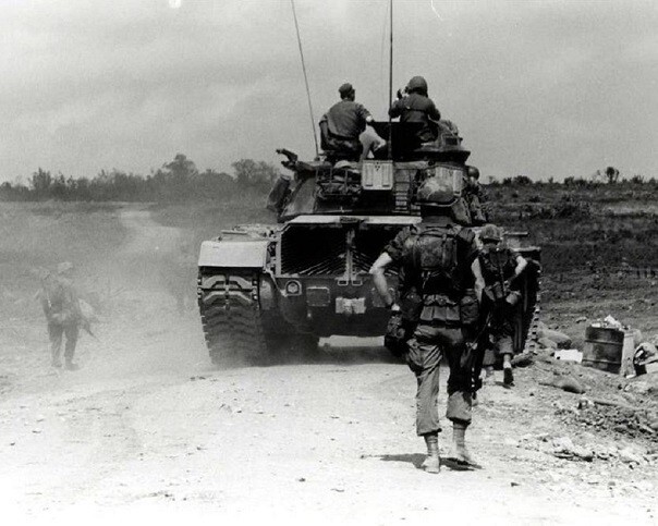 U.S. Marines on patrol with a tank south of Con Thien 8x10 Vietnam War Photo 809