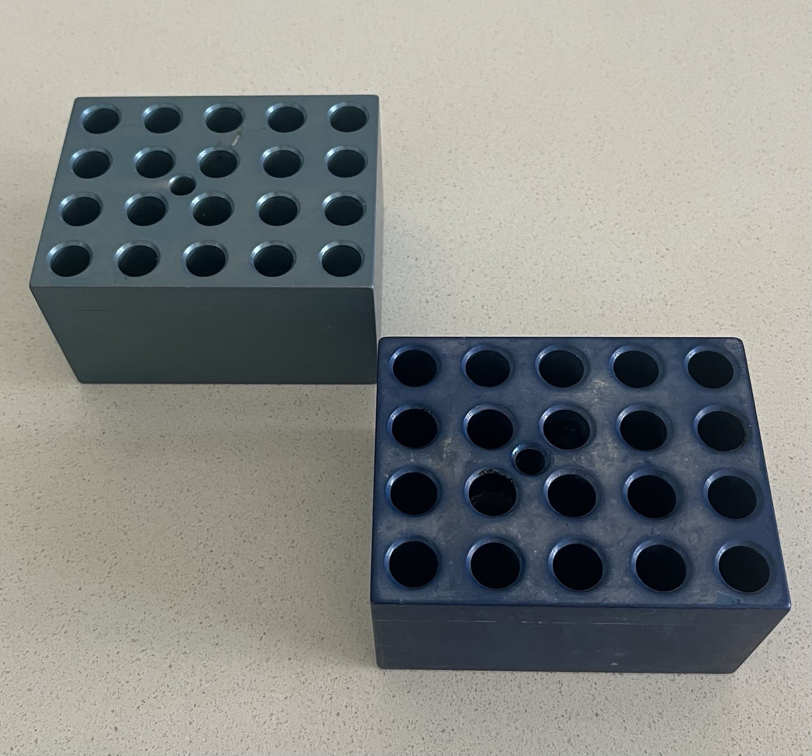 Aluminum 20-Place Dry Bath Heating Block 11mm ID Holes Blue Color Use 10mm Tubes