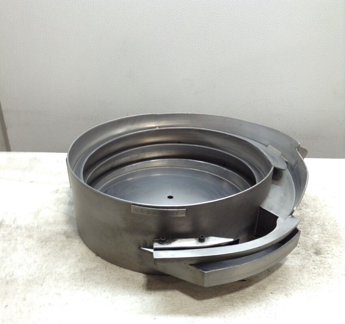 TE V-600-3274 Vibratory Feeder Bowl Head 15" V6003274 (TBI)