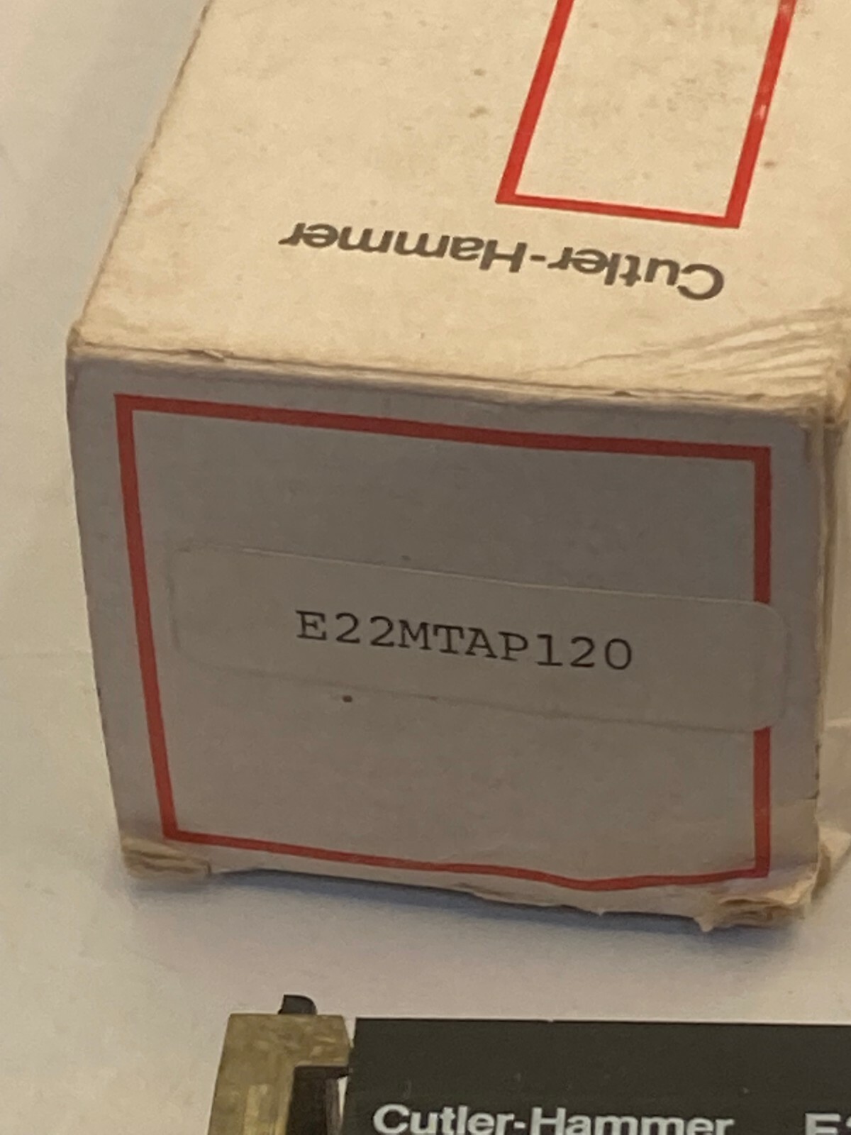 CUTLER HAMMER E22MTAP120 PUSHBUTTON AMBER ILL PRESTEST SER A2 NIB