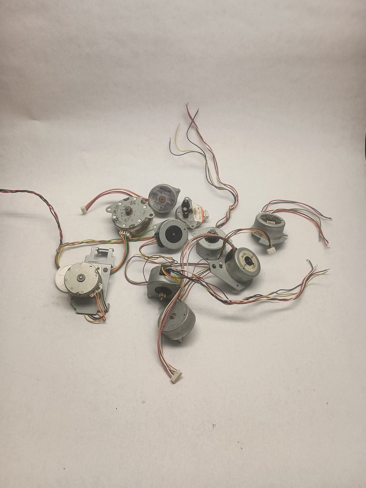 Lot Of 10 Stepper Motors (5) 4 Wire, (5) 6 Wire - OKI, NMB, Mitsumi, FDK