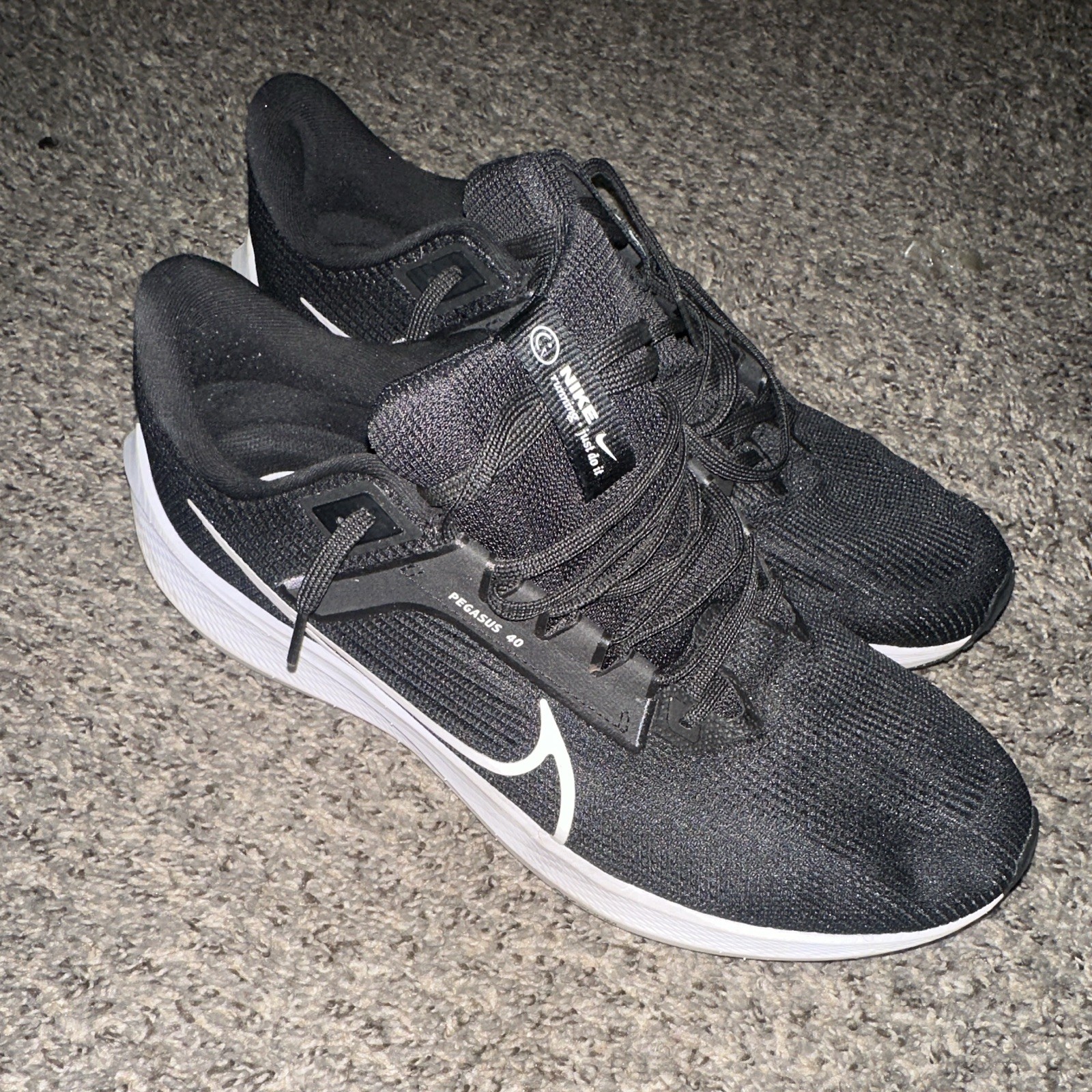 Nike Air Zoom Pegasus 40 Men's Black/White Low Top Lace-Up Running Sneakers