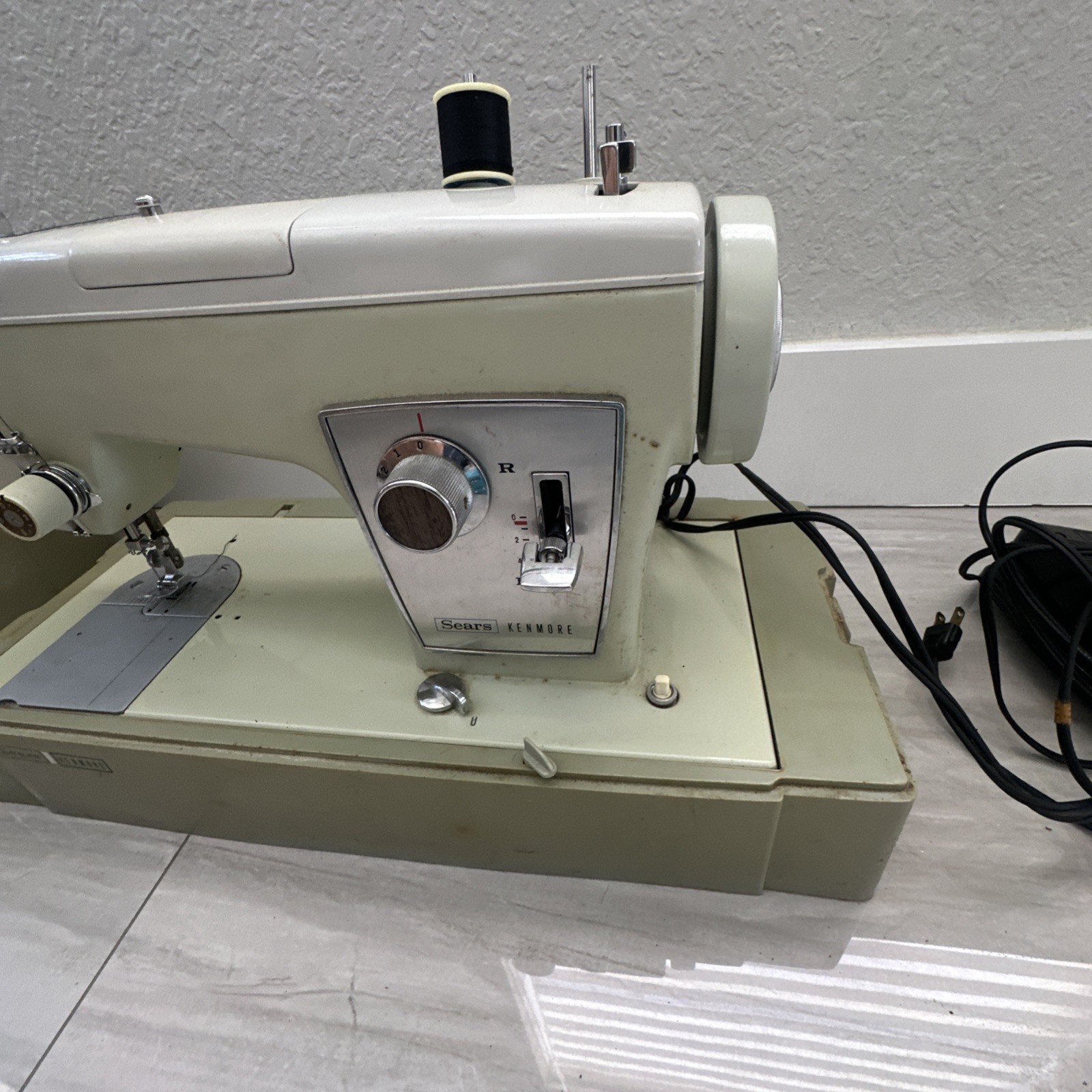 Sears Kenmore Sewing Machine Model 158 W/Pedal & Case (For Parts Or Not Working)