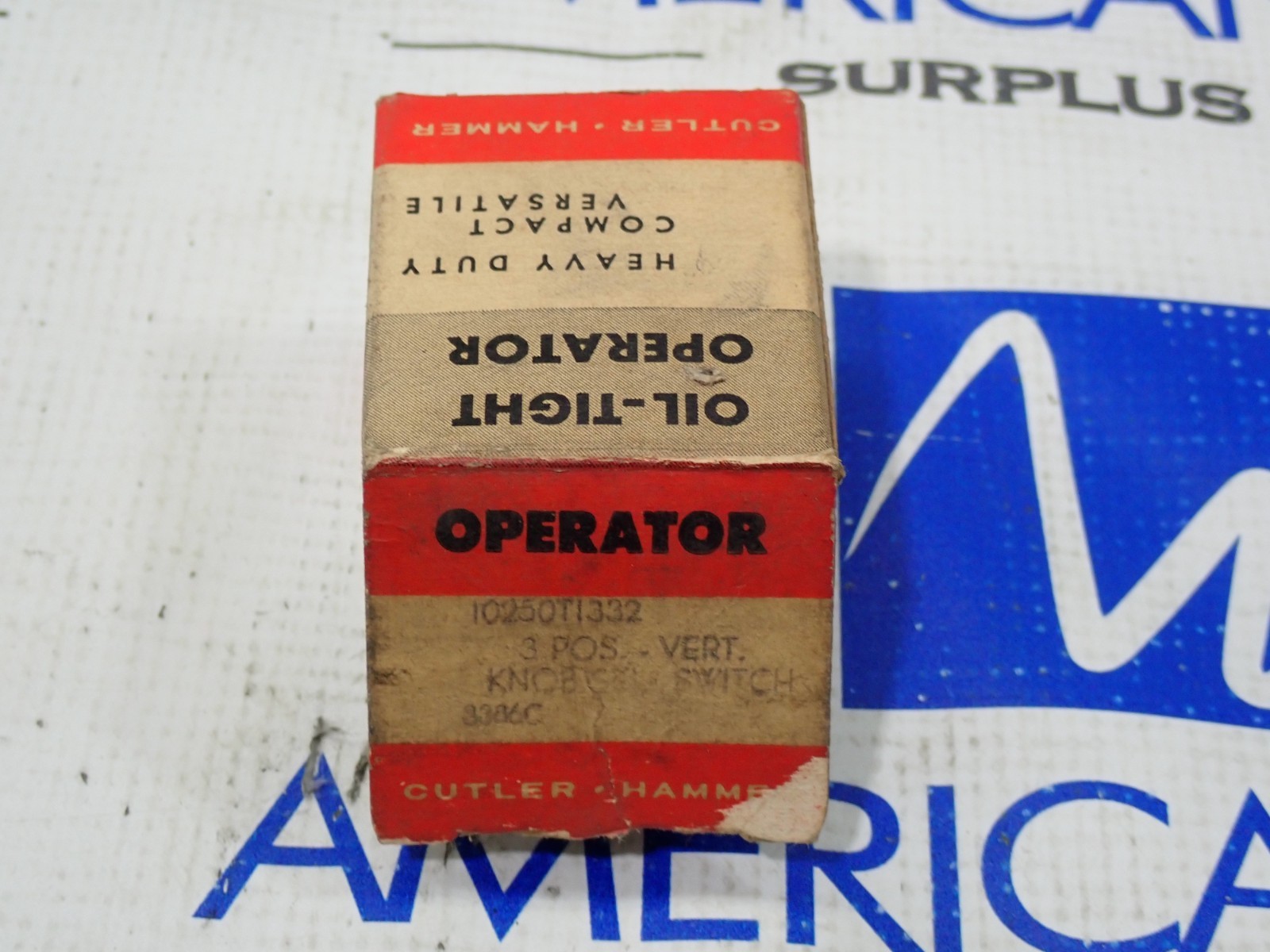 Cutler Hammer 10250 T1332 Selector Switch 3 Pos Left Spring return Rt Maintain