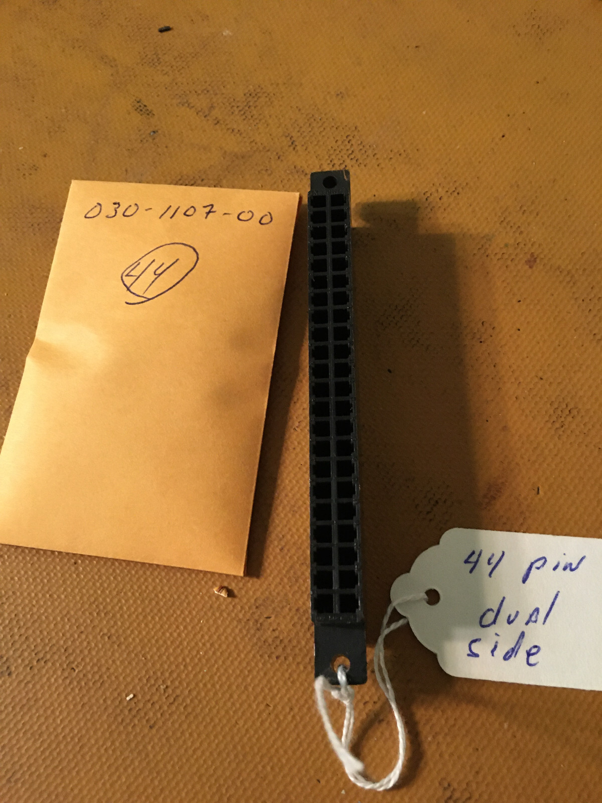 King Bendix 44 pin Dual Edge Install Connector, Black, New with 44 install pins