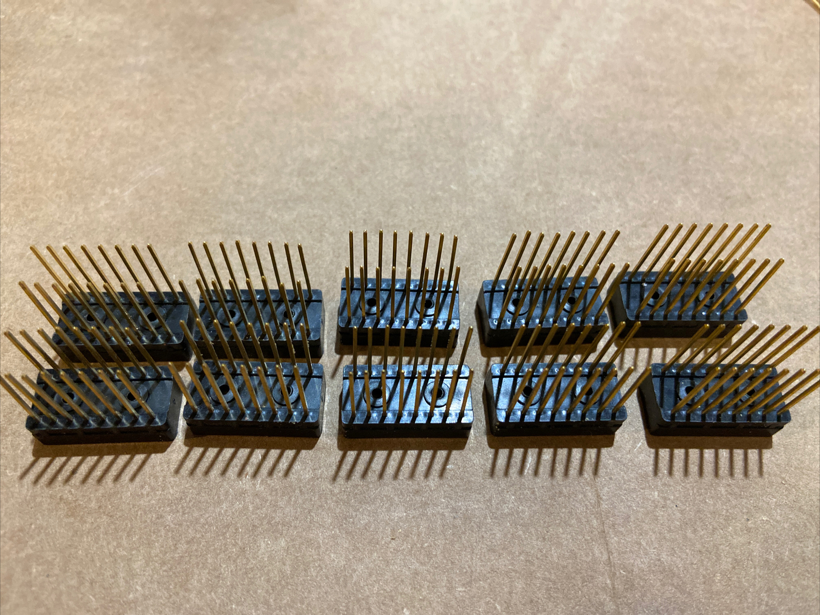 Unmarked Transistor socket Mixed Vintage Dual Inline IC Sockets # M