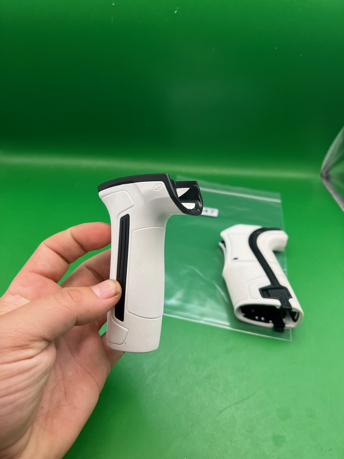 Planet Eclipse Ego / ETEK Grip Panels White Black
