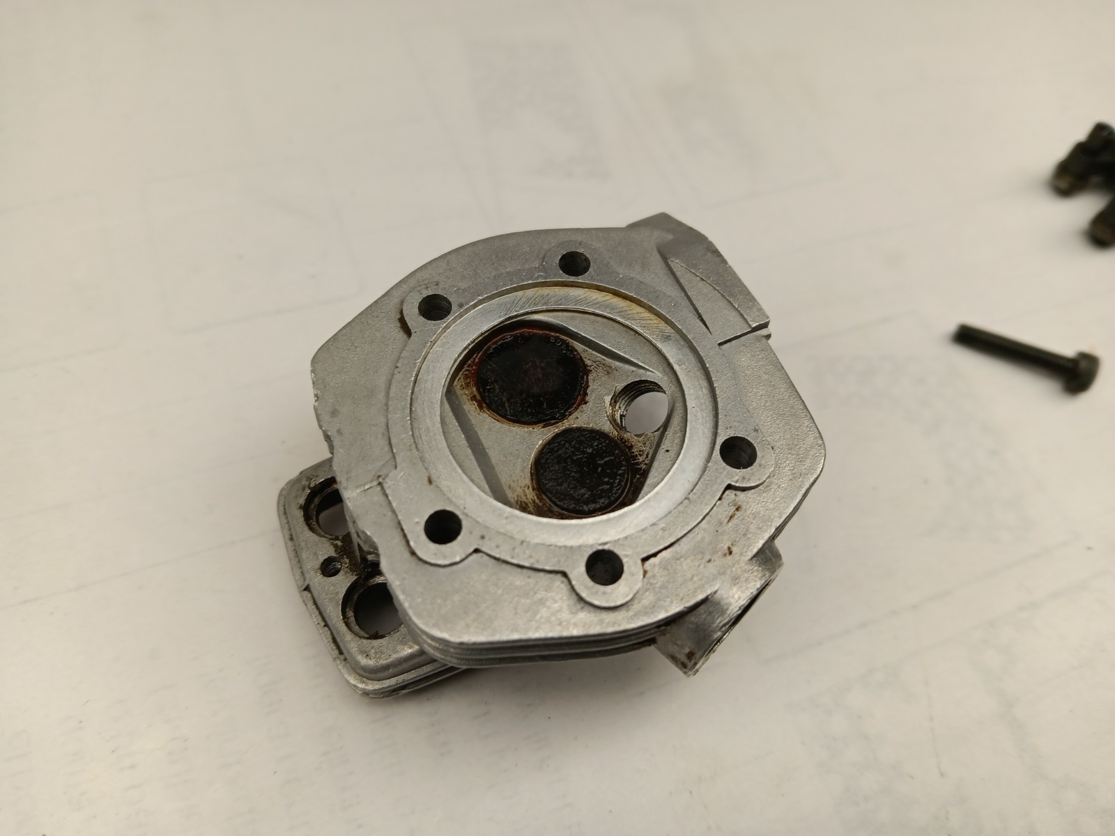 MAGNUM XL 52 Four Stroke R/C Engine Cylinder Head with Rockers