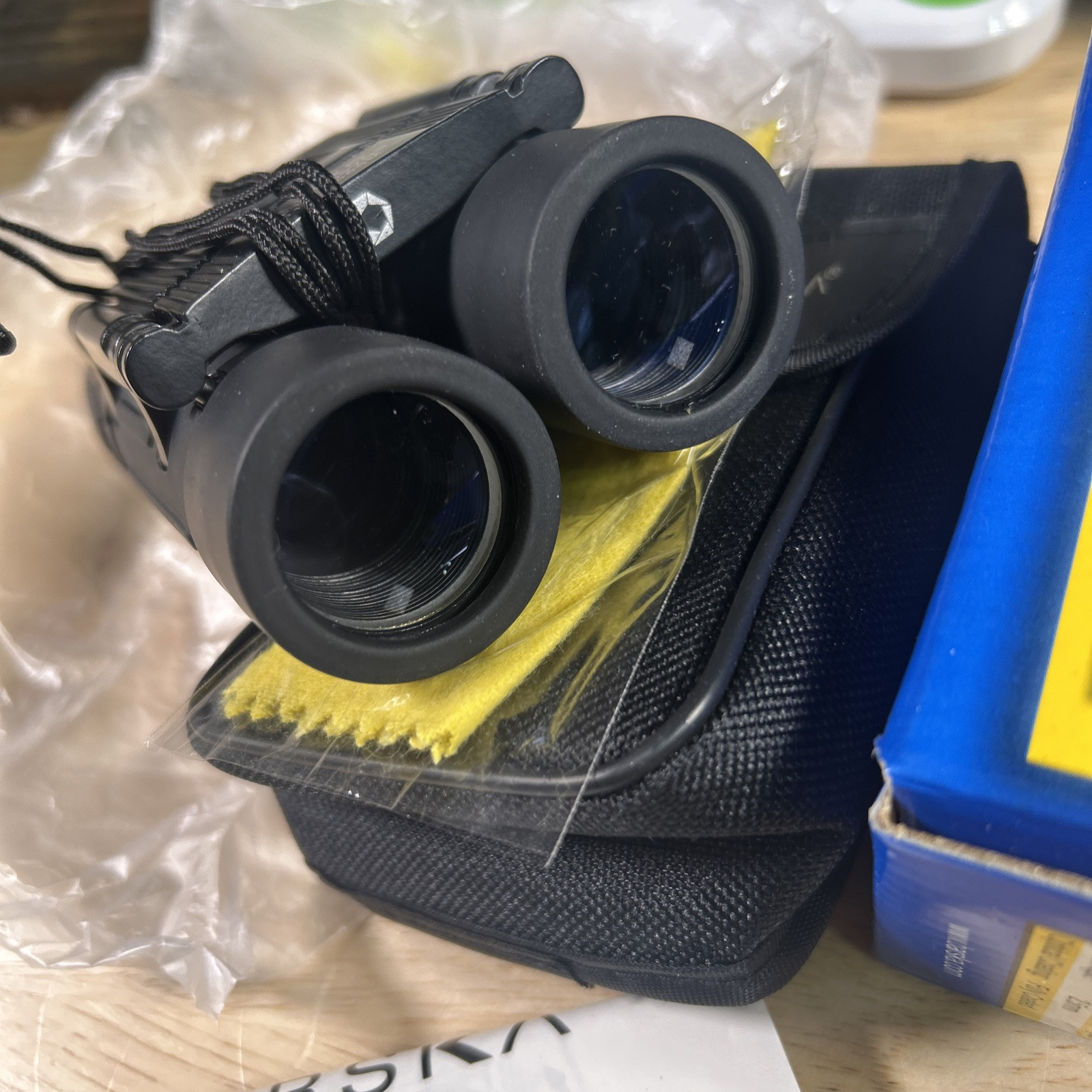 Barska Lucid View 10x 25mm Compact Binocular with Case, AB10110