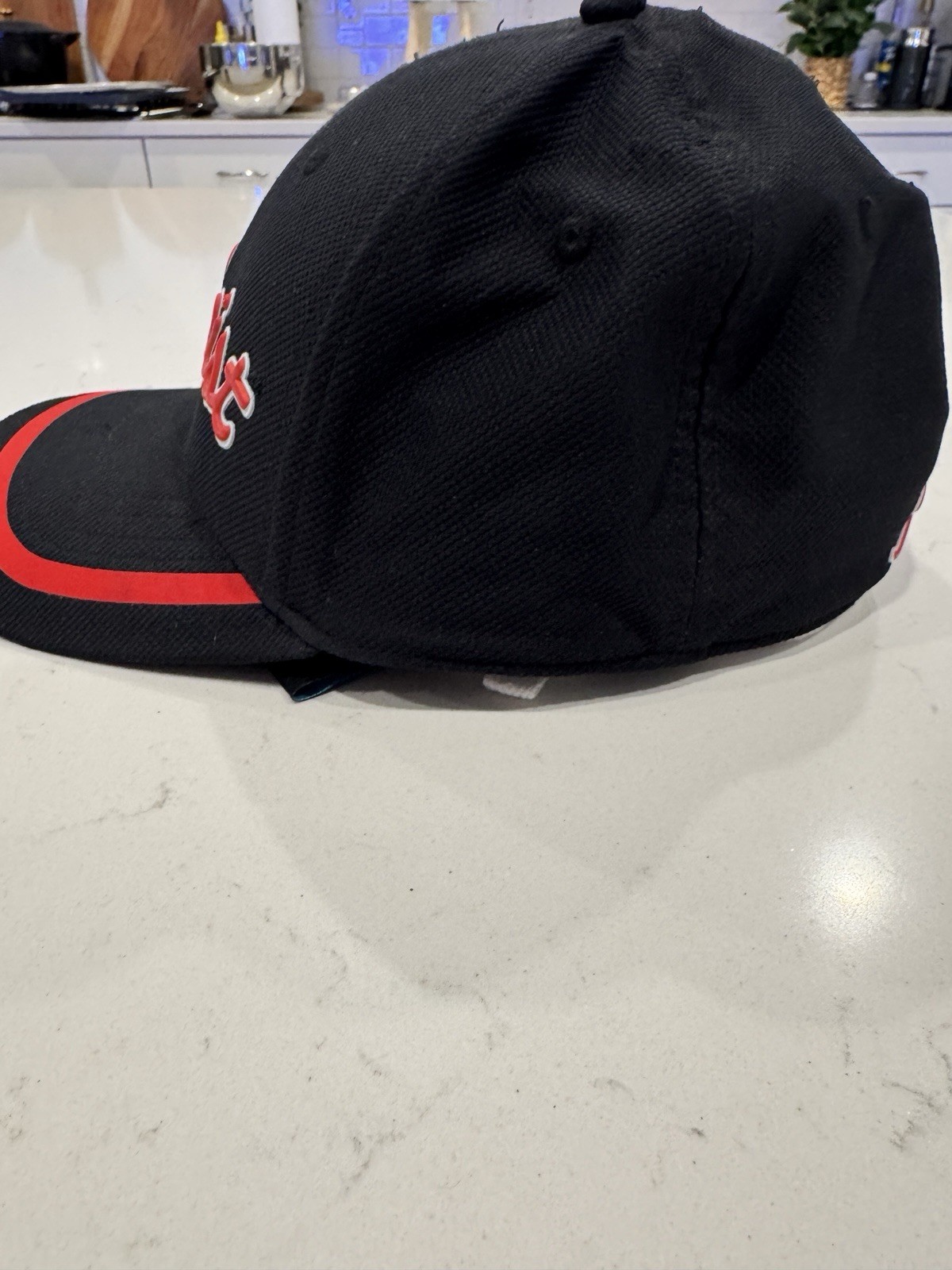 Titleist Golf Hat Black/Red S/M Fitted Cap – Excellent Condition
