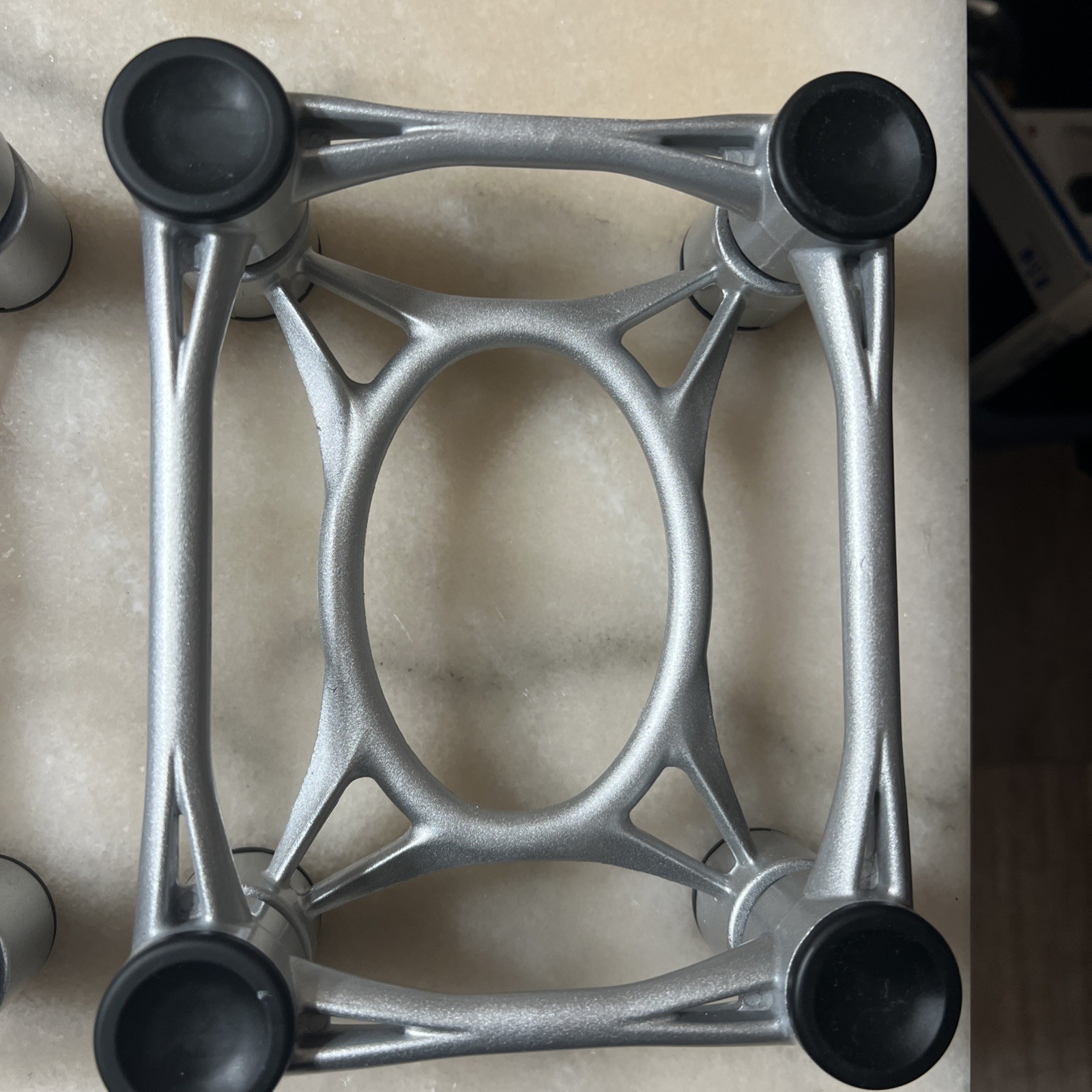 IsoAcoustics Aperta Speaker Stands Aluminum