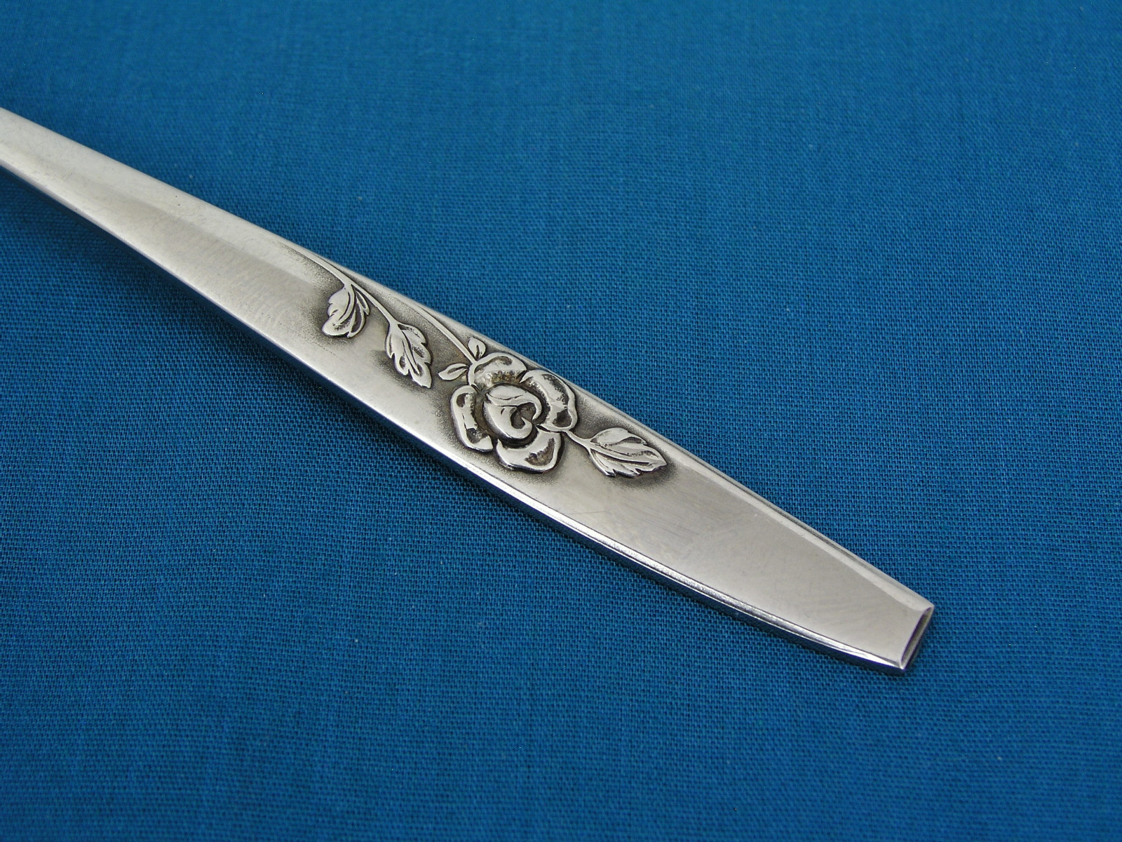 S.S.S. ONEIDA - OUR ROSE - 6" SUGAR SPOON - EXCELLENT