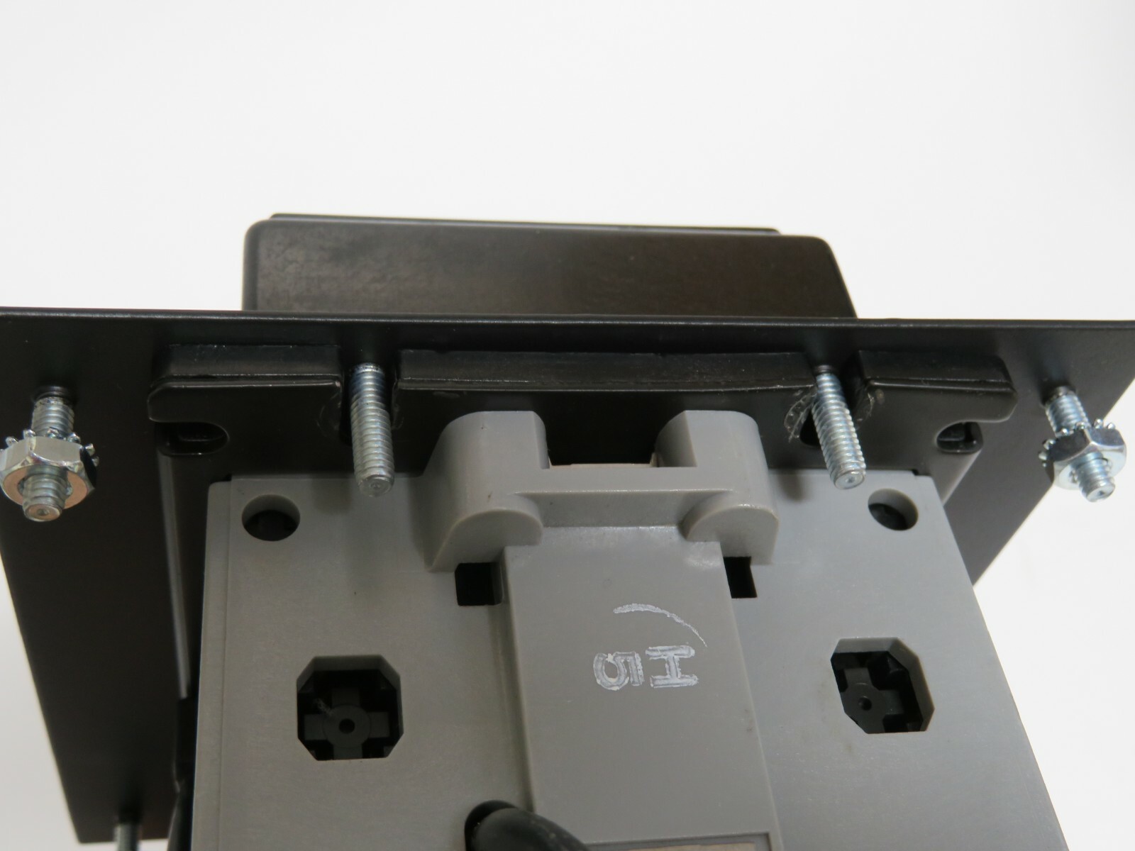 Rowe 4900 5900 Conversion Bracket Upgrade to standard Validator Bolt Pattern NEW