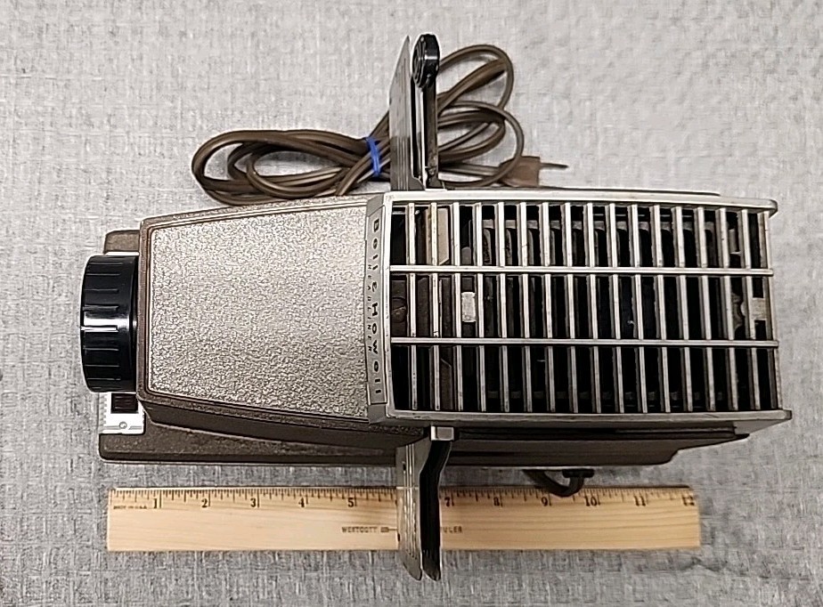 Bell & Howell Headliner Model 707 slide Projector Light Works Great Condition