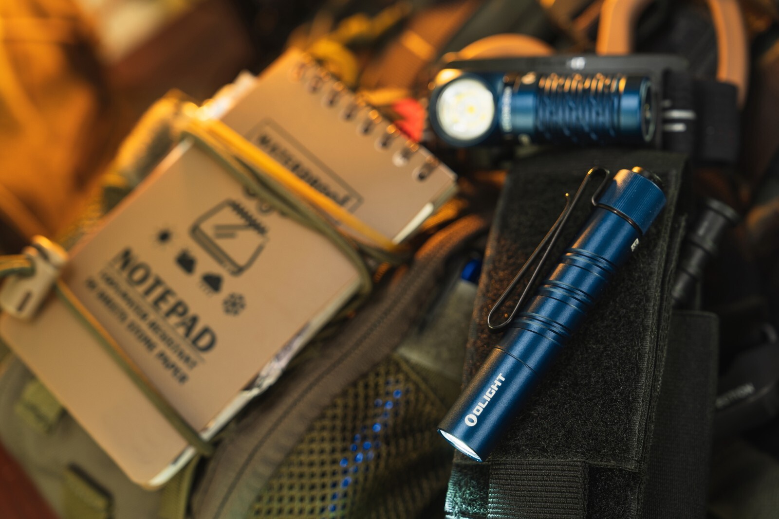 Olight I3T 2 EOS Midnight Blue Dual-Output Tail Switch Flashlight, 200/300 Lume