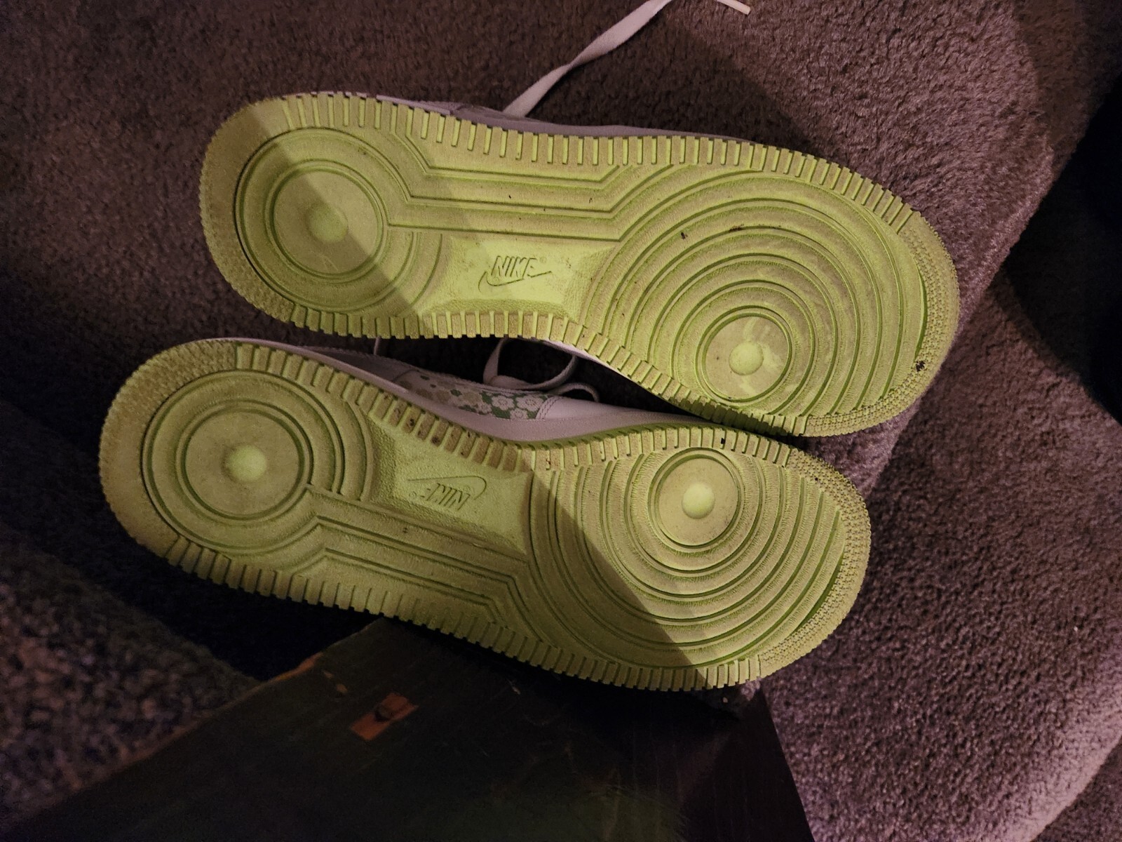 Womens Nike Air Sneakers Size 10