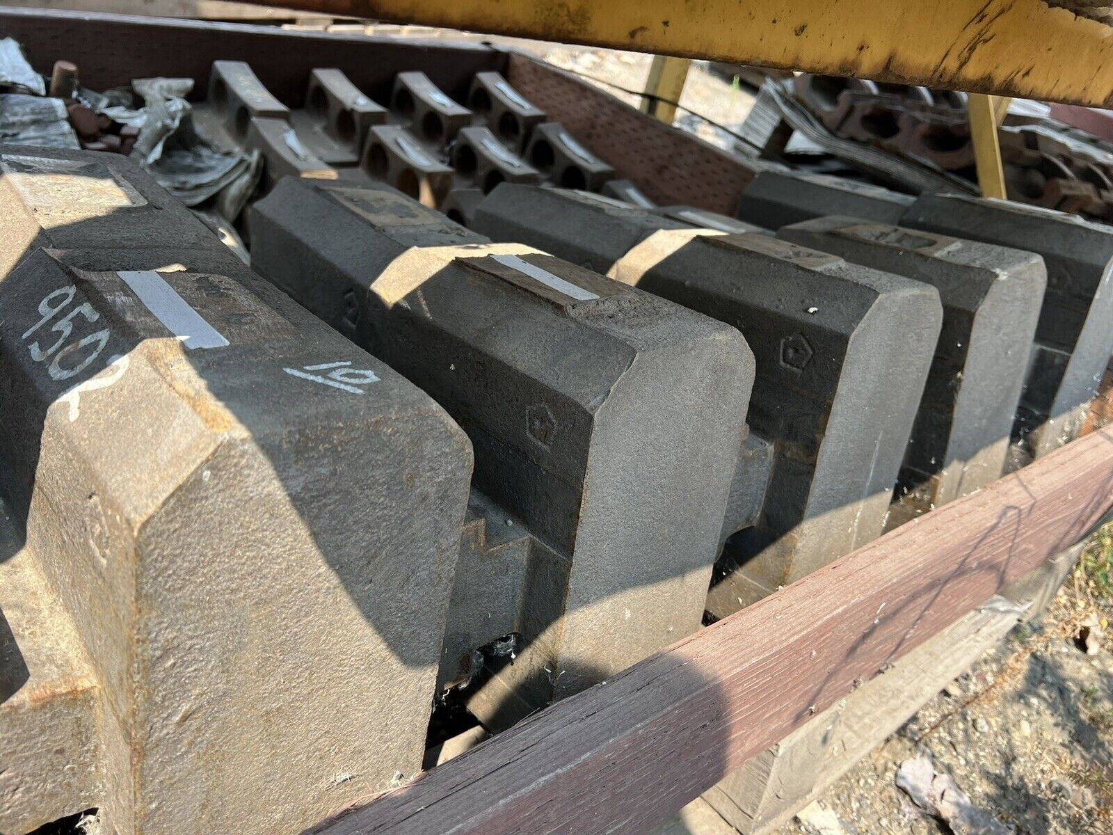 VSI Crusher Anvils Eagle Foundry EF9502 Two Way Stobbed.