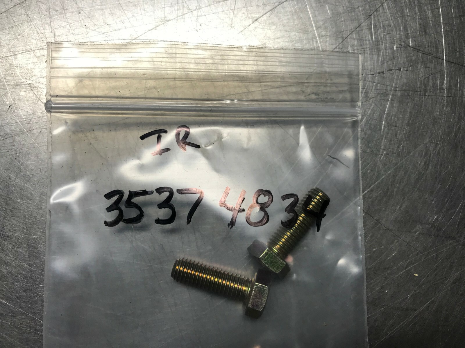 35374834  GENUINE  Ingersoll Rand   SCREW  QTY of 2 Screws   RM35374834