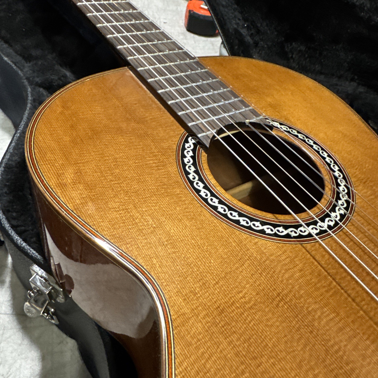 Cordoba C9 Luthier Series Solid Cedar Top Classical Guitar + case Nice!