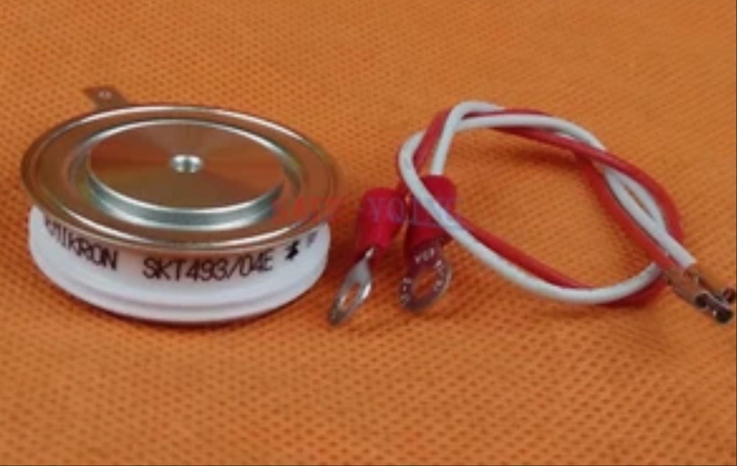 one for Brand New  control thyristor SKT493/04E Quality Assurance 100% *vv