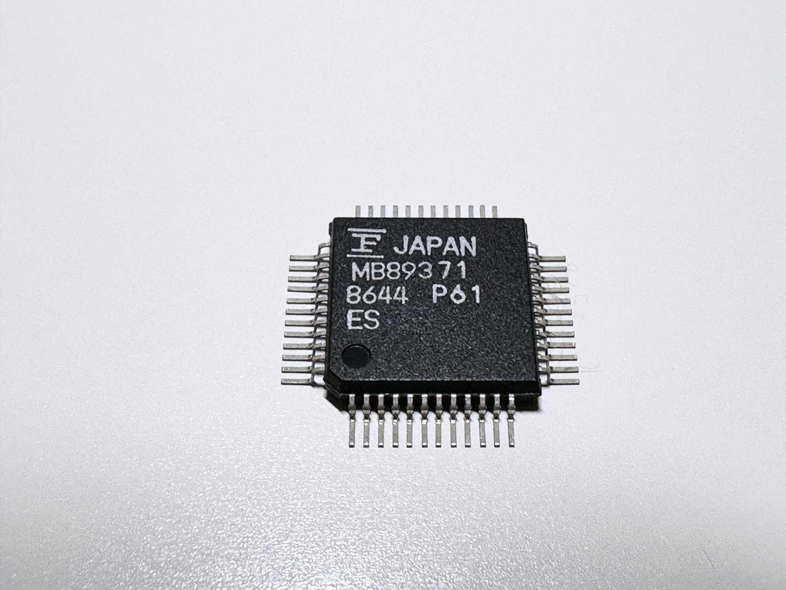 MB89371 Fujitsu CMOS Dual Serial Data Transmitter Receiver Unit QFP-48