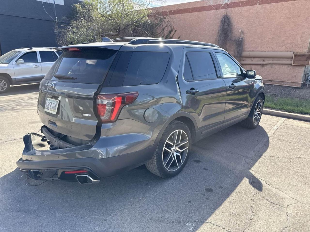 Driver Left Front Spindle/Knuckle Fits 11-19 EXPLORER 2496334