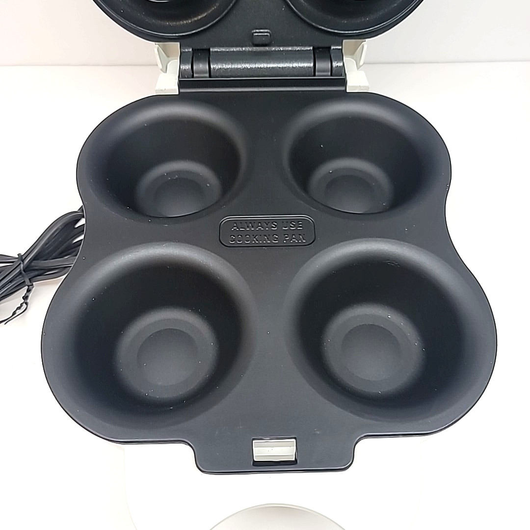 Black & Decker White The Shell Baker Electric Four Shell Meal & Dessert Maker