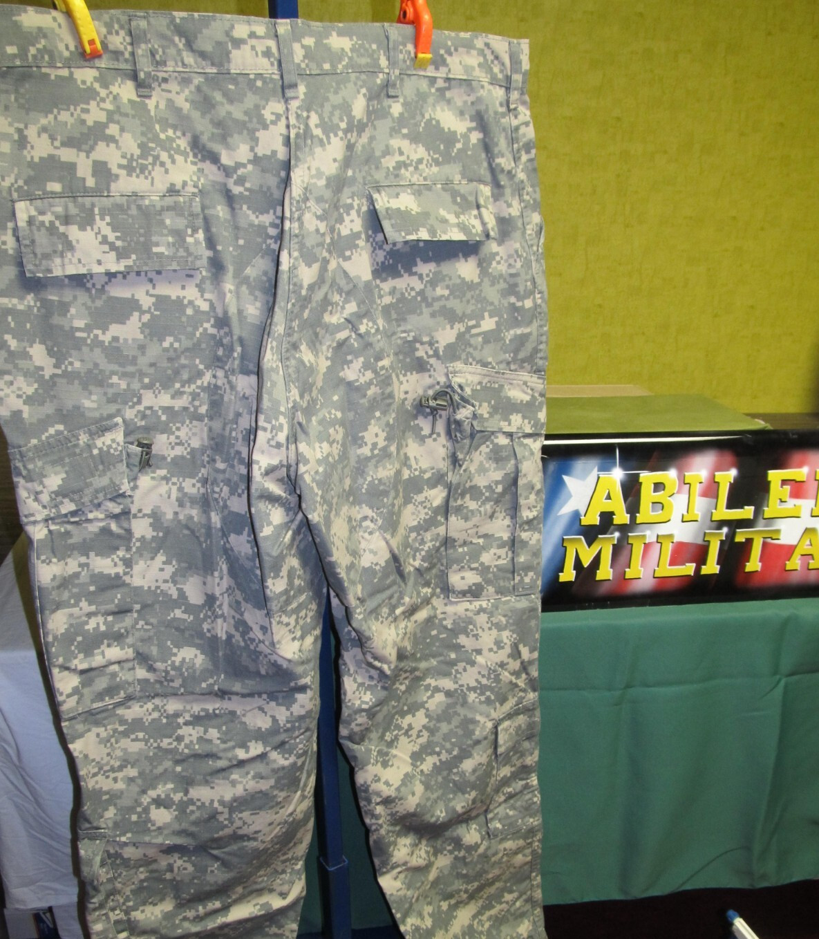 ACU Digital Camo Pants Trousers Army Flame Resistant Bug Repellant Medium Short