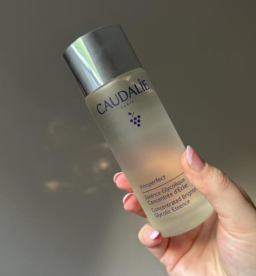 NIB 100%Authentic Caudalie Vinoperfect Brightening Glycolic Essence 100 mL