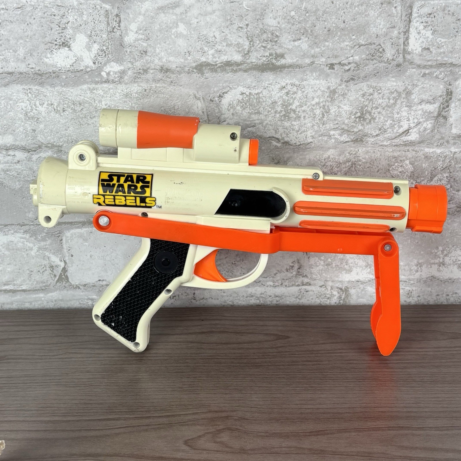 Disney Star Wars Rebels E-11 Blaster Dart Gun - Nerf 2014