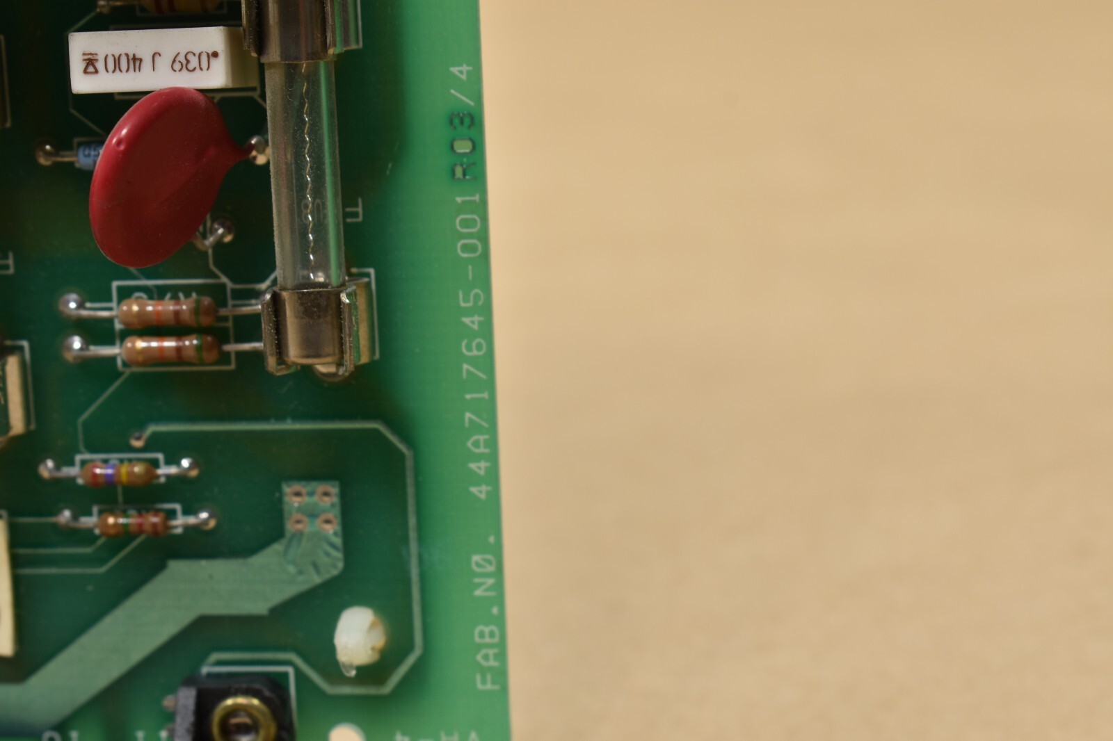 GE FANUC IC600YB904B, 115 VAC Output Module