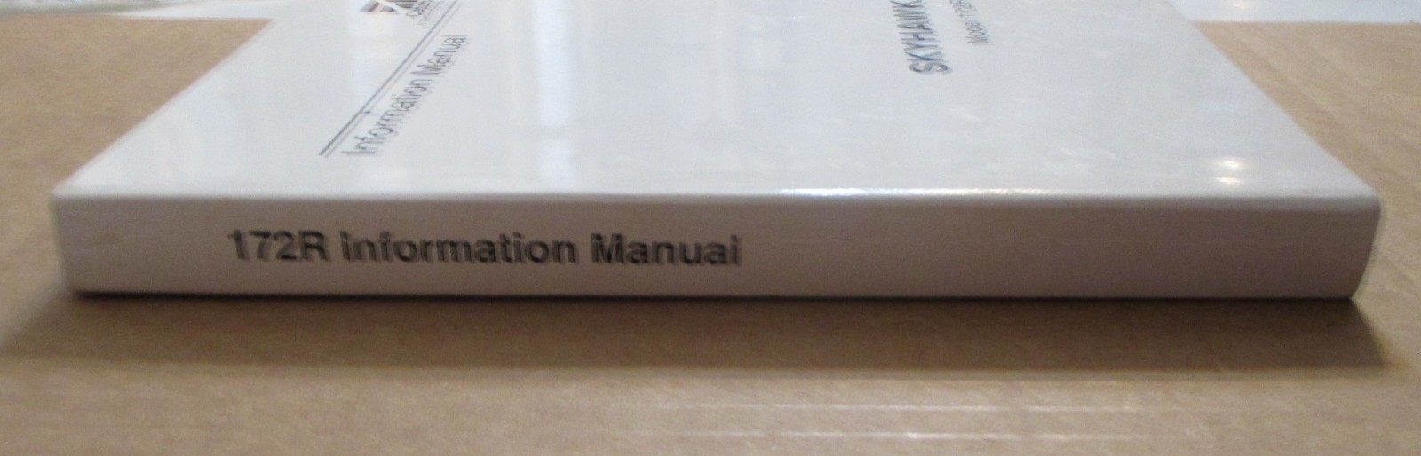 Skyhawk Model 172R Information Manual