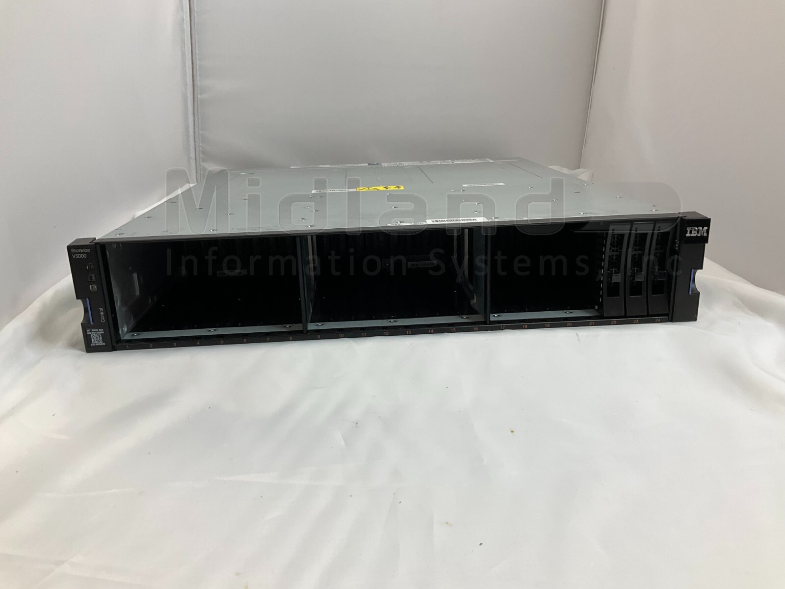 IBM 2078-324 Storwize V5030 SFF Dual Control Enclosure. Can configure w/ drives