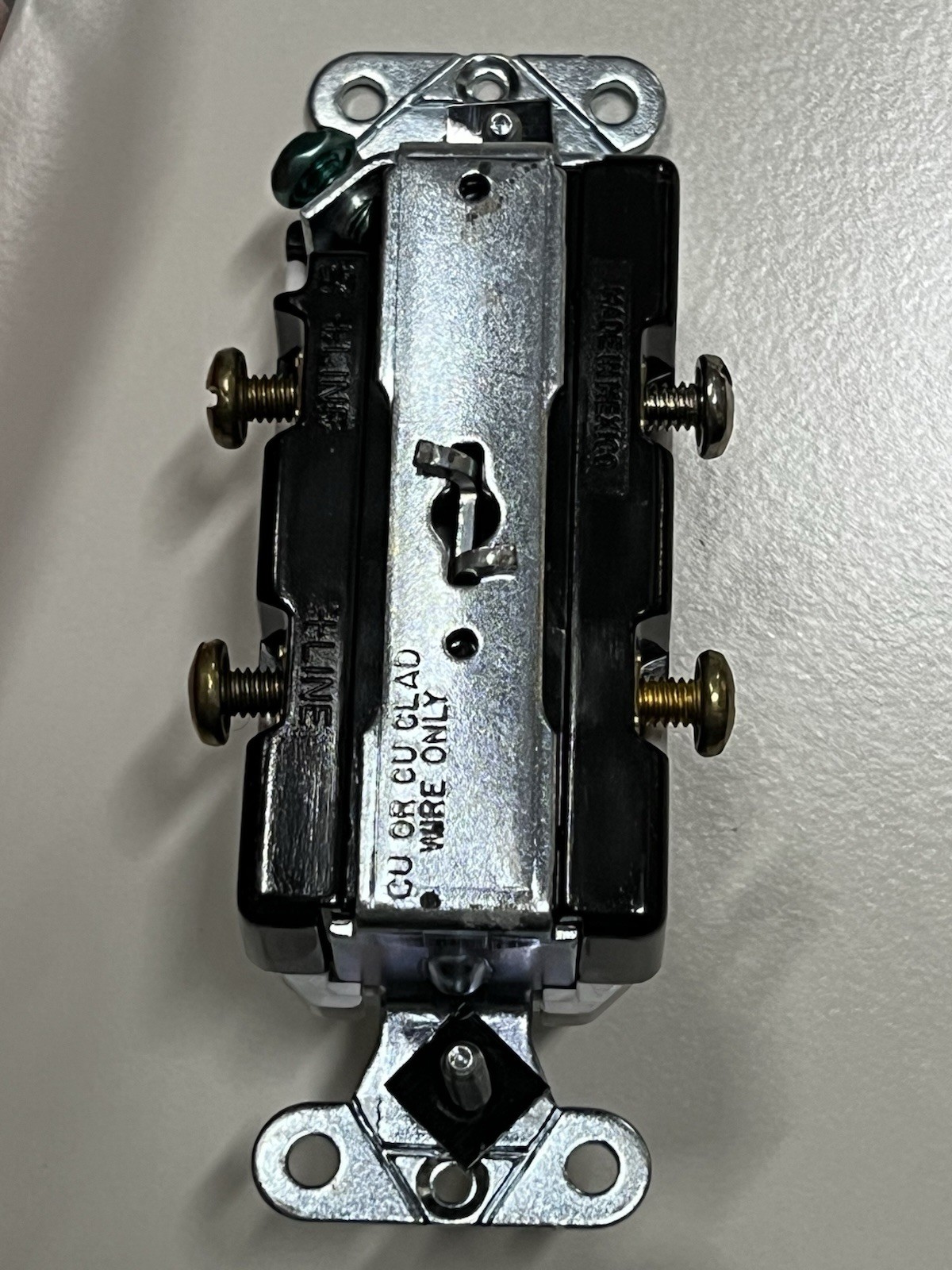 Pass & Seymour Legrand 692-WGCC6 White Toggle Switch & Pilot Light