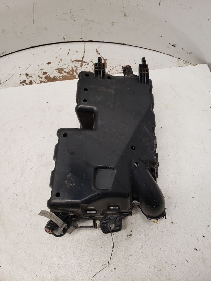 Used Fuse Box Engine fits: 2010 Mazda 3 Grade A