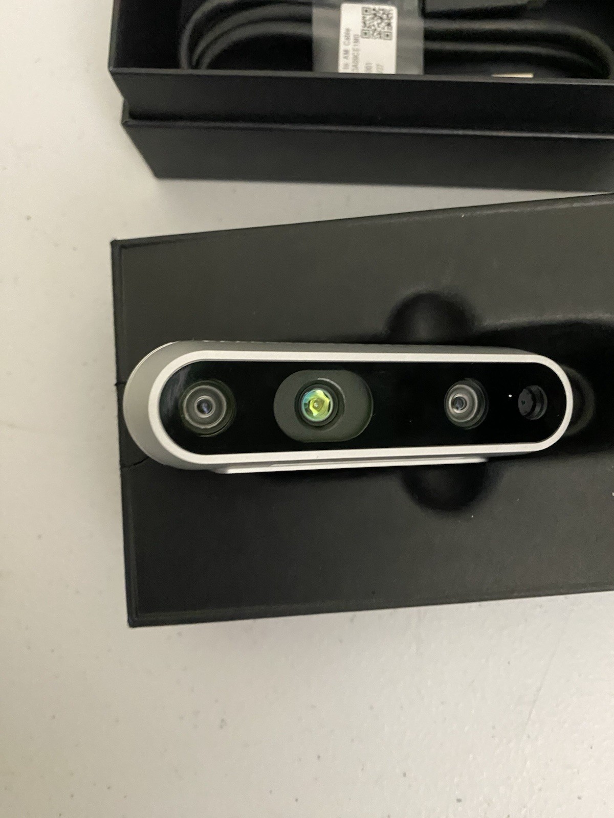 Intel RealSense Depth Camera D435 Silver In Box With Cable Tripod Manual