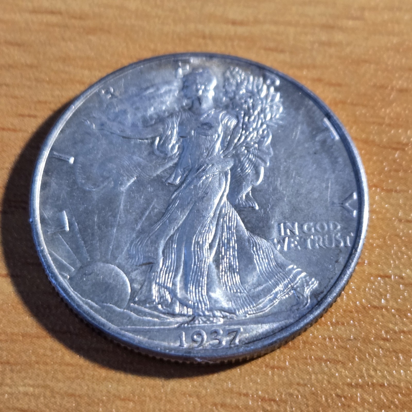 B023 1937 Walking Liberty Silver Half $ - Vintage; Gorgeous uncirculated FREE SH
