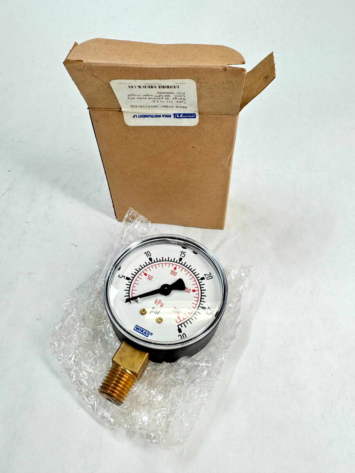 WIKA PN: 8990560 Pressure Gauge 0-30 psi (and KPA) 1/4" NPT, 2-1/2" Face