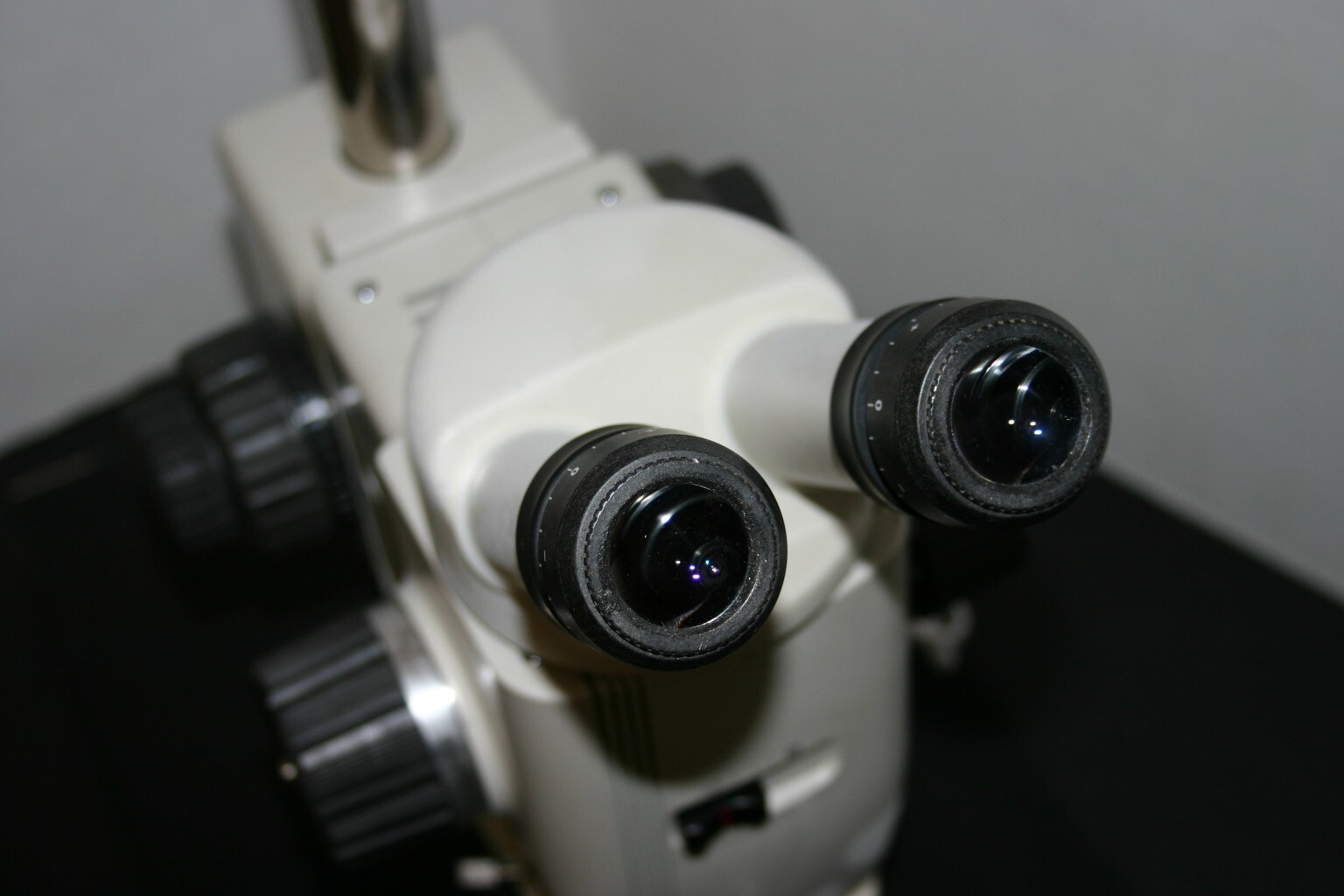 Nice Nikon SMZ-U Stereozoom Microscope Pole Stand Ring Light 7-75X
