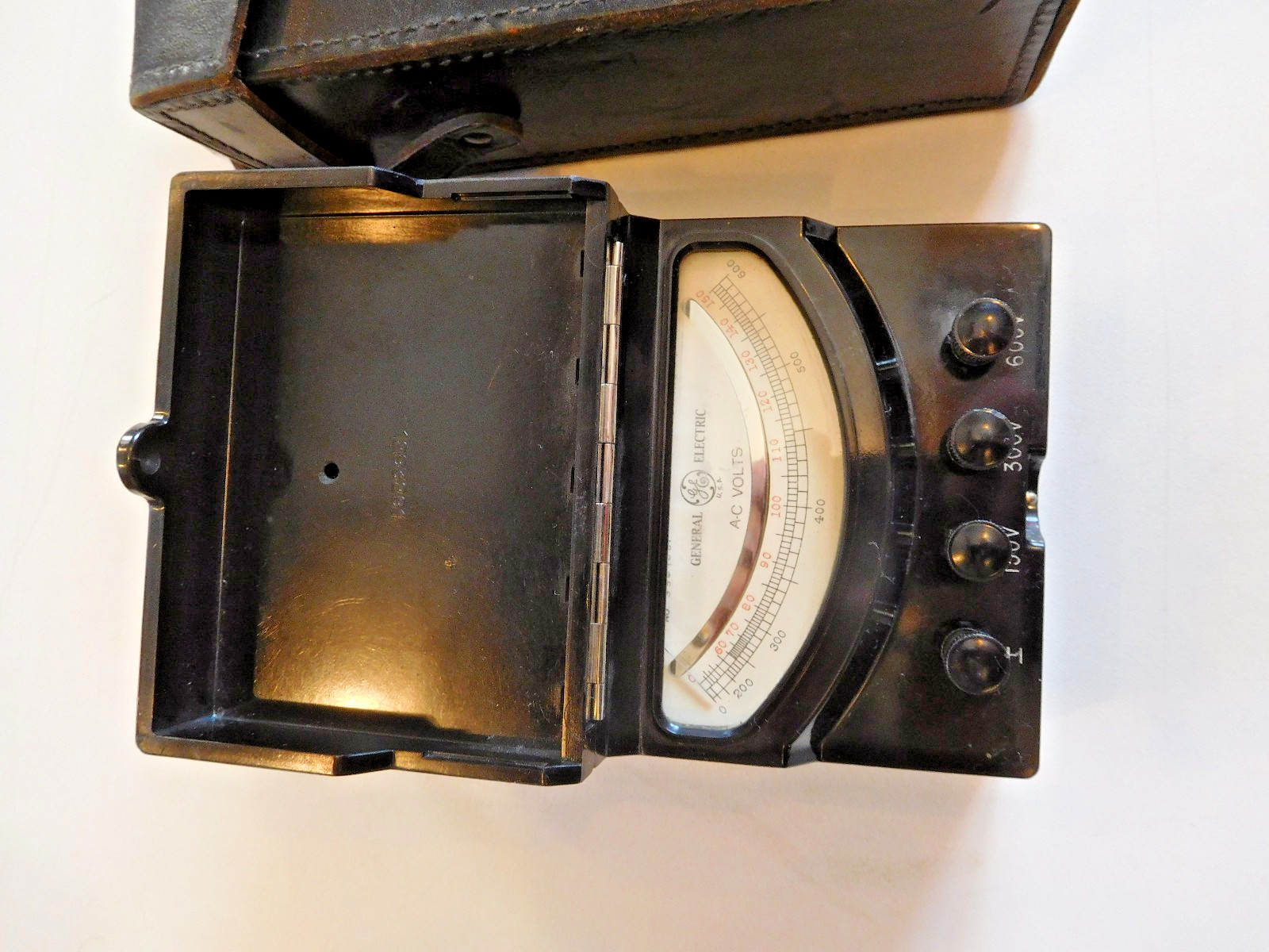 WWII General Electric Vtg A.C. Voltmeter Model AP 9 Electrical Tester 0-300 Volt