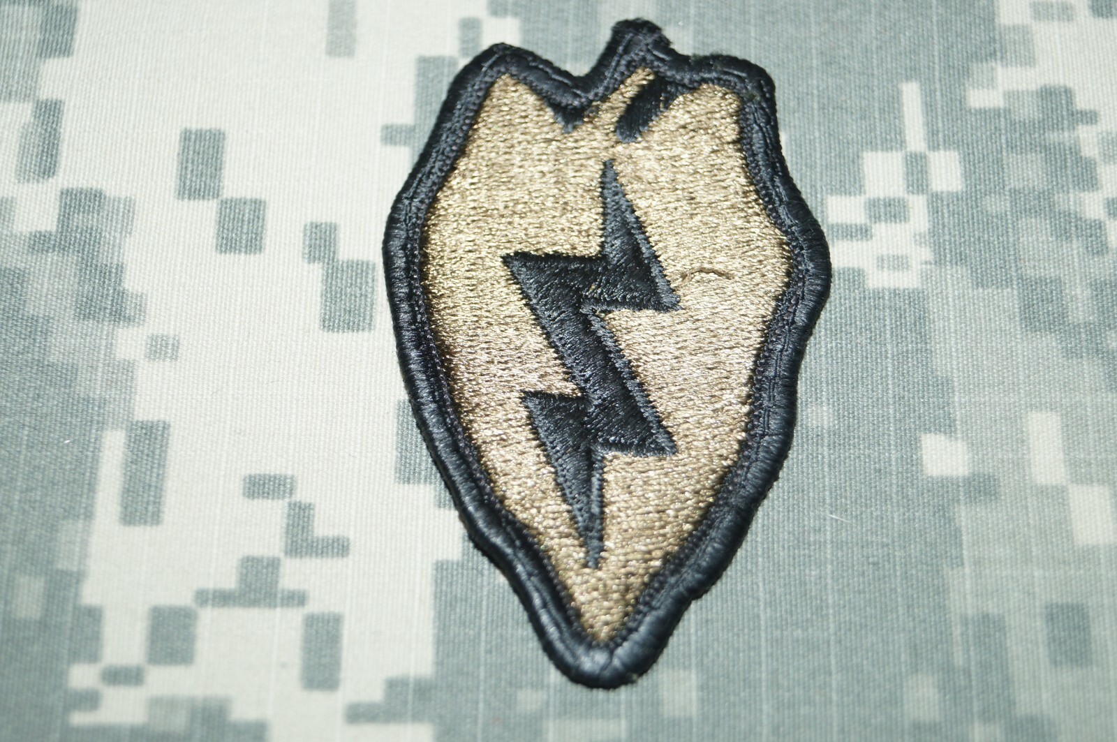Military Patch US Army 25th Infantry Division Sew On BDU Color Authentic USED