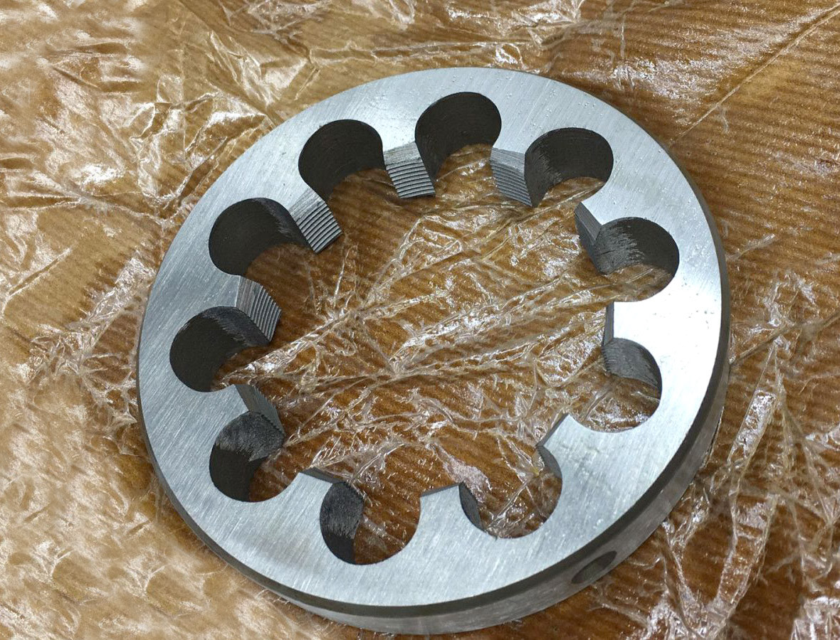 78mm x 2 Metric Right hand Die M78 x 2.0mm Pitch [Die/1]